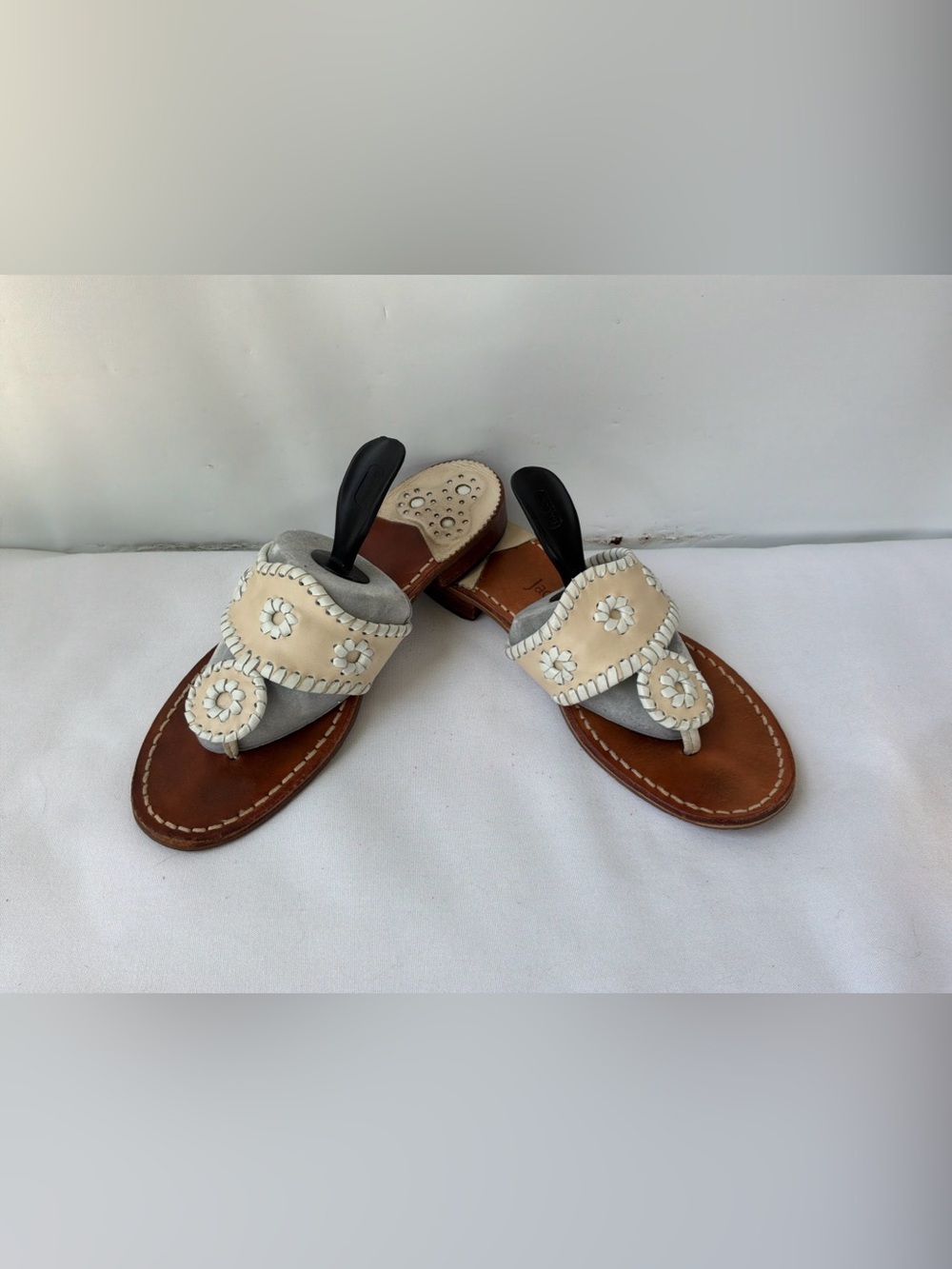 Jack Rogers Beige & White Thong Flip Flop  Sandals Size 7M  USA